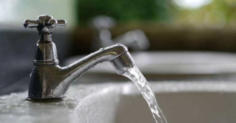 DAVID SUZUKI: CLEAN DRINKING WATER SHOULD BE A HUMAN RIGHT IN CANADA